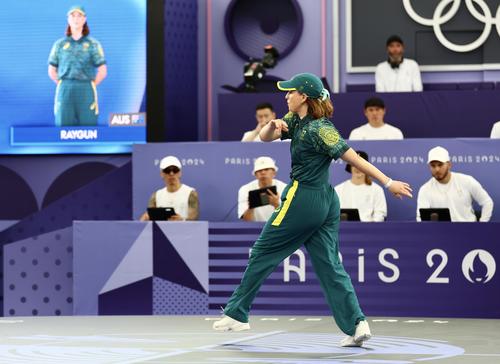 【悲報】オーストラリアのブレイキン0点女さん、世界中から一生誹謗中傷される