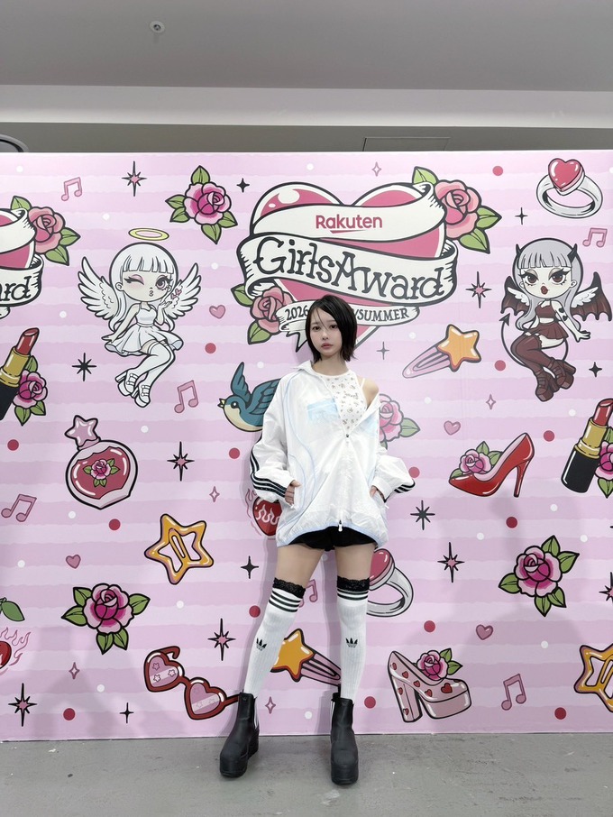 【画像】あのちゃん、スタイルが良すぎる