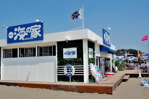 【画像】海の家、ちょっぴり工ッチなものを貸し出してしまう