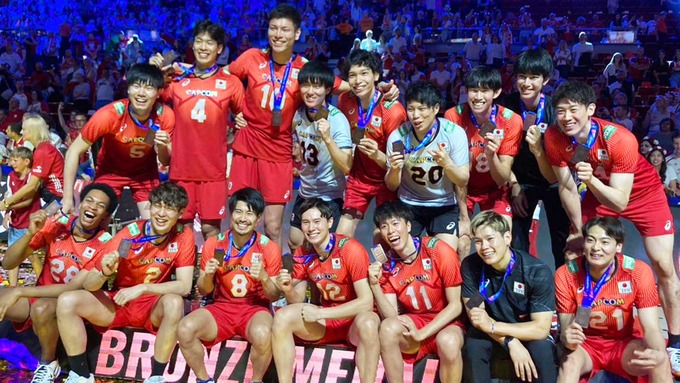 【朗報】男子バレー日本代表さん、めちゃくちゃ強くなる　46年ぶりに国際大会でメダル獲得！！