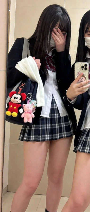 【画像】JKの太もも、ありえんくらい工口い