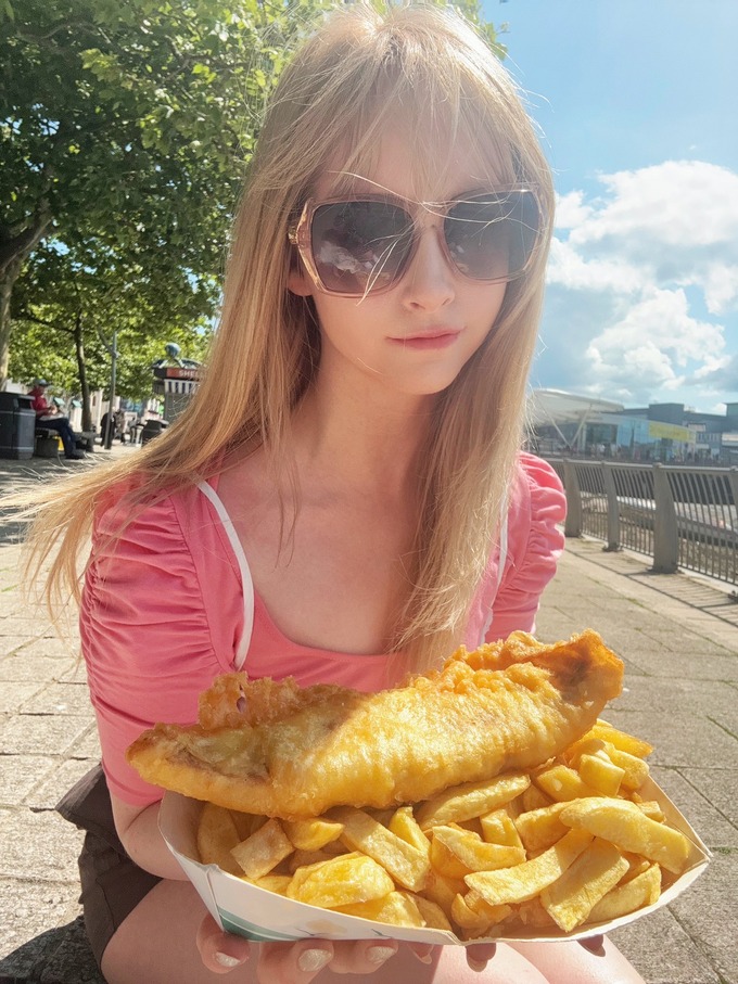 【画像】日本在住イギリス人モデルの女の子、めちゃくちゃ可愛いと話題に