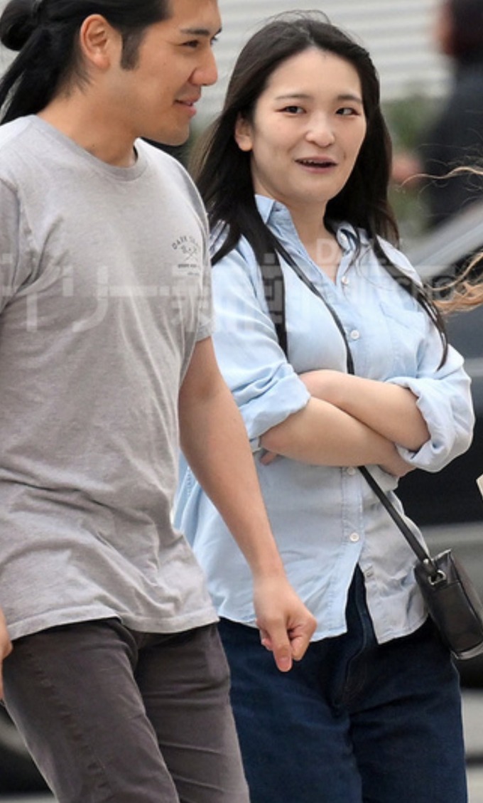【悲報】小室圭＆眞子、変わり果てた姿で発見される
