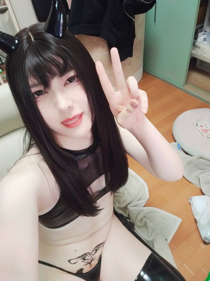 女装した男だけどサキュバスの格好してニコ生配信してたらBANされたから構って