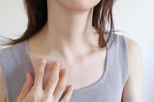 「鎖骨除去」女性の間でトレンドになる　カリカリ女さん次のステージへ