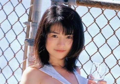 【画像】昭和のセクシー女優、今でも普通に通用する