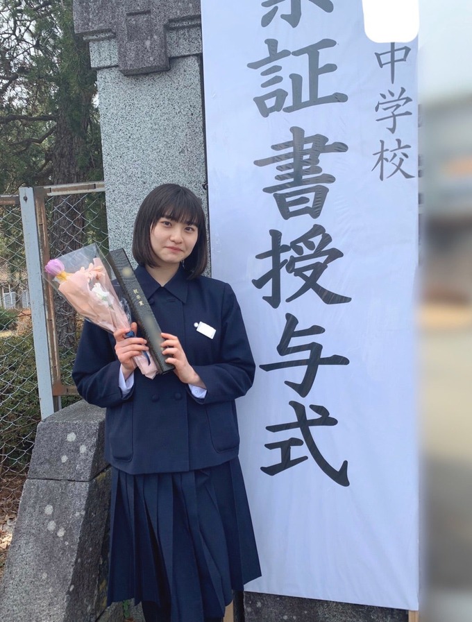 【悲報】真面目地味系女子中学生、高校デビューで変わり果ててしまう