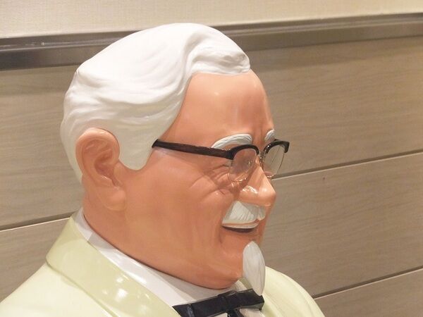 カーネルサンダース「あー嫁と不仲なせいでずっと性欲解消できなくてイライラするわぁ(ﾑｸﾑｸﾑｸ」