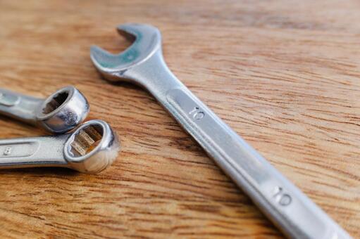 【動画】「ボルトの増し締め」のプロ職人がこちらです