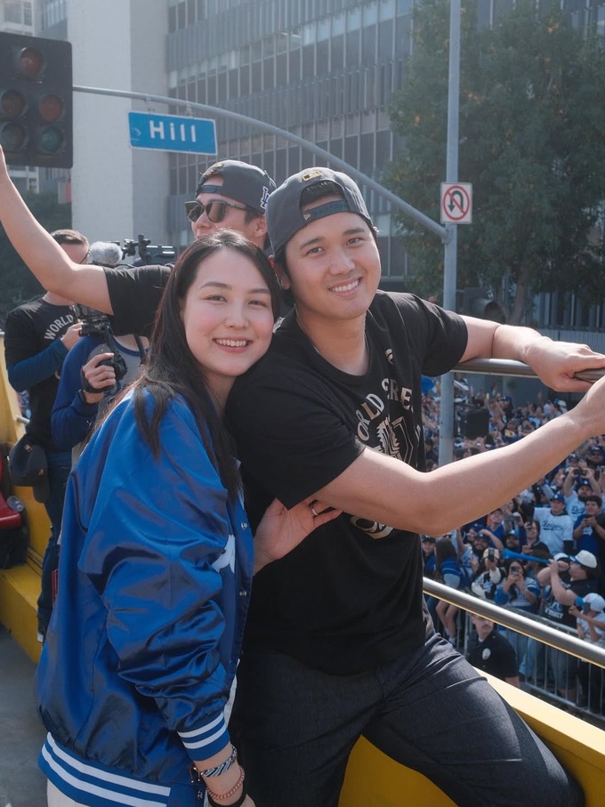 【悲報】大谷翔平の妻、元カレにお○ぱいのサイズを暴露される