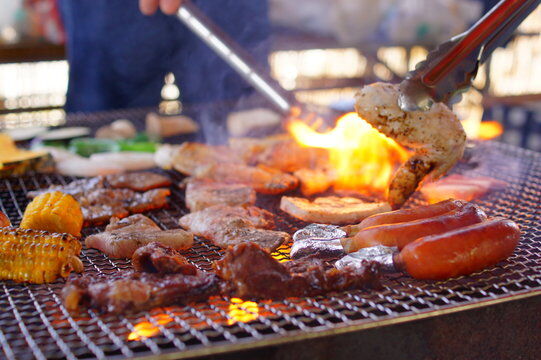 【悲報】ベトナム人さん、庭で普通にBBQしてただけなのに警察沙汰になる