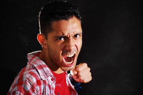 【動画】陽キャの喧嘩、パンチ力が強すぎて首がどえらいことになる