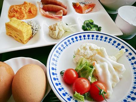 【動画】ドガ食い気絶部に1食で5000kcal食べるイケメン新入部員！！