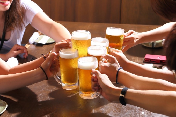 【悲報】弱者男性が酒を飲めないのは何故なのか？