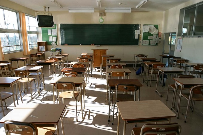 工ッチな先生(30代)「ぎゅっとしていい？」男子小学生「わからん」→懲戒免職