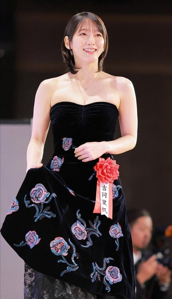 吉岡里帆(32)さん、ムチムチ感が限界突破！！