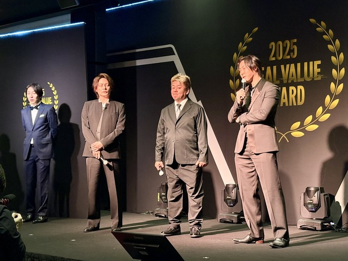 【朗報】スーツ姿のホリエモン、面白すぎる