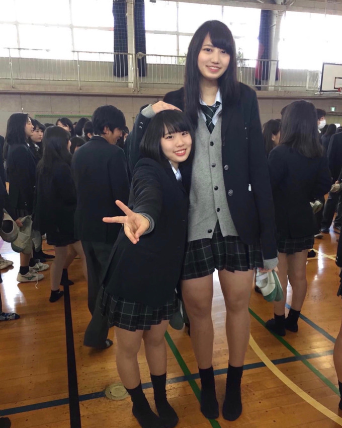 デカすぎる女子高生、発見される