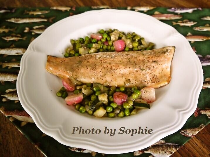 マスのロースト グリンピースとラディッシュ添えのレシピ 世界の家庭料理からもてなし料理のレシピまで集めよう