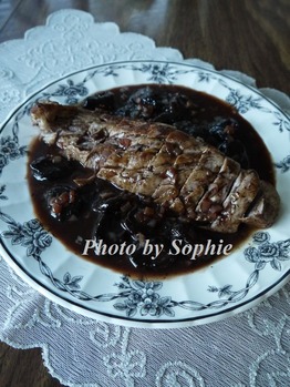 豚ヒレ肉のプルーンソース