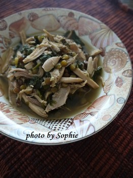 <blockquote>ローストチキンスープ・レンズ豆とほうれん草入り</blockquote>
