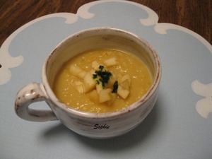 サツマイモとりんごのスープ