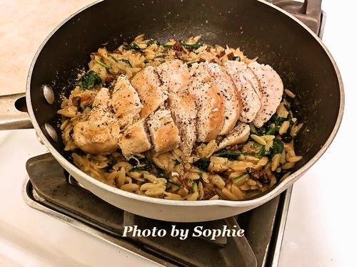 オルゾパスタのチキン添え