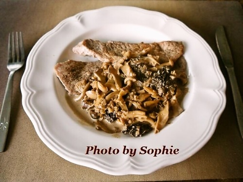 子牛肉のスカロピーネ・マッシュルームクリームソース