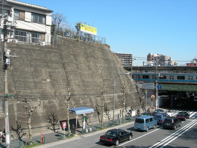 02_道灌山の切通し