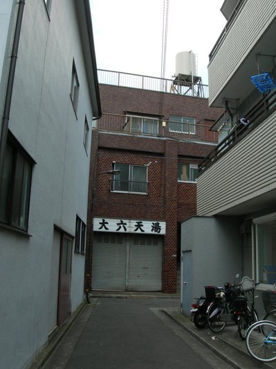 4_荒川沿いの銭湯のある路地