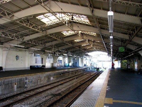 04 鶴見駅