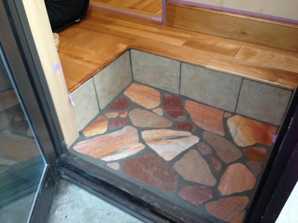 玄関土間 アルビノ 張り Riverside Studio Blog