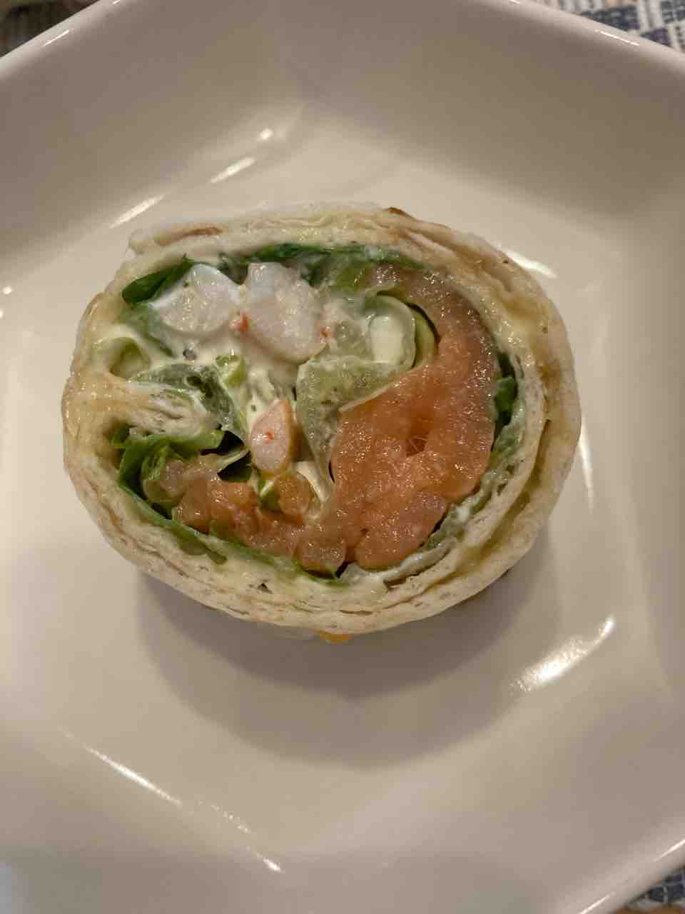 コストコ新作 スモークサーモン シュリンプハイローラー なんでもレビュー