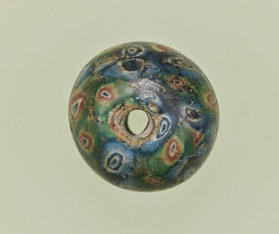 2026-06-22盛土山古墳蜻蛉玉02