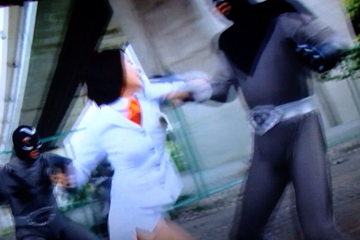 GIGA ヒロイン股間責め 