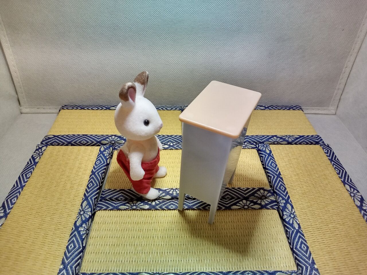 バニアさんと学校の机など 嫁とごはんとシルバニア