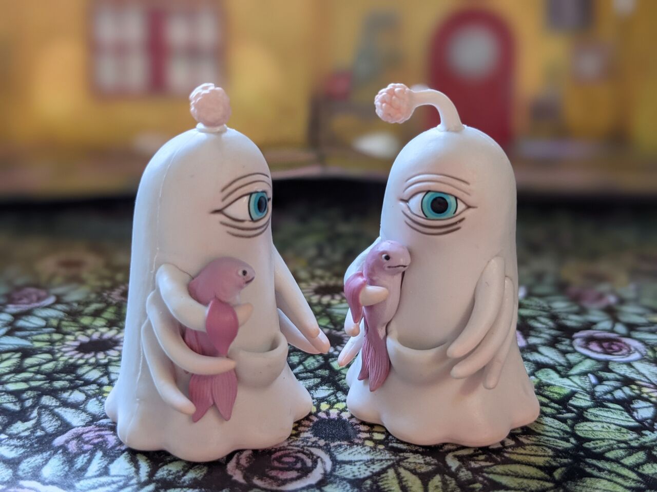 ヒグチユウコさんフィギュアとおうち : 昼というより夜