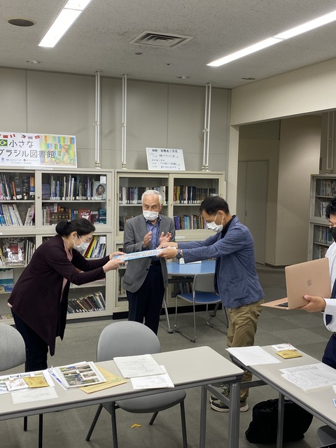 9FF38C38-722F-438C-943D-99084D675230