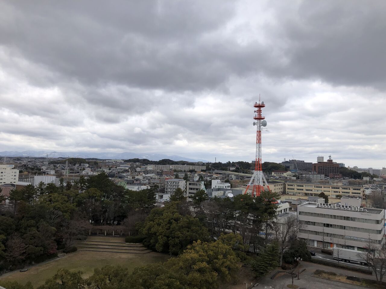 �����8��