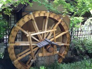 風車（蕎麦を挽いているらしい）