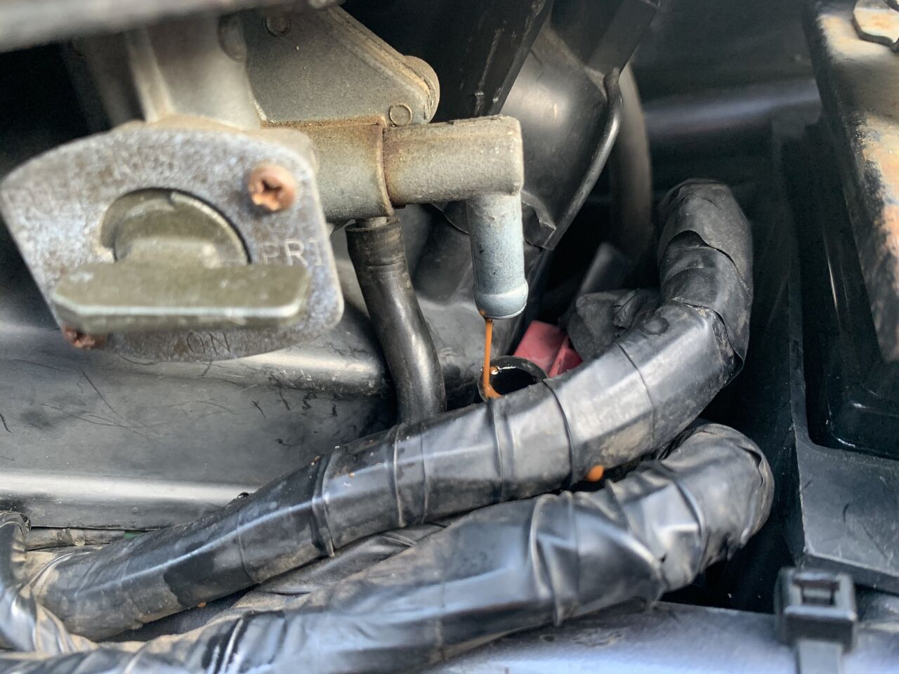 バリオス2 タンク サビあり バリオス整備録：タンクの錆取り : 歪2013