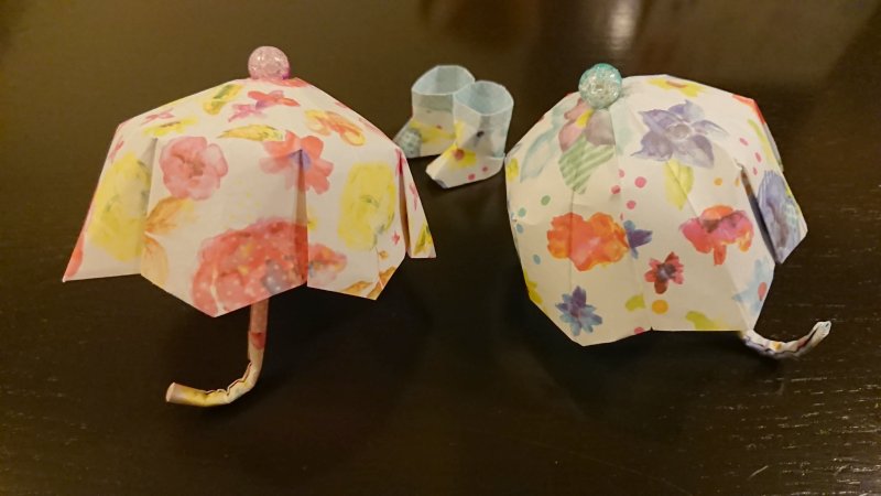 折り紙 アジサイのリースと傘 とレインブーツ おかあさん つくって