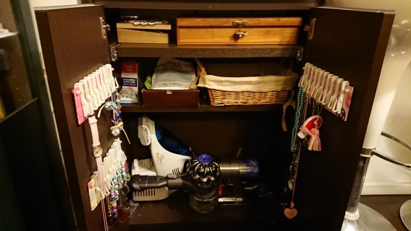 キーホルダーやらブレスレットやら大量収納しました おかあさん つくって