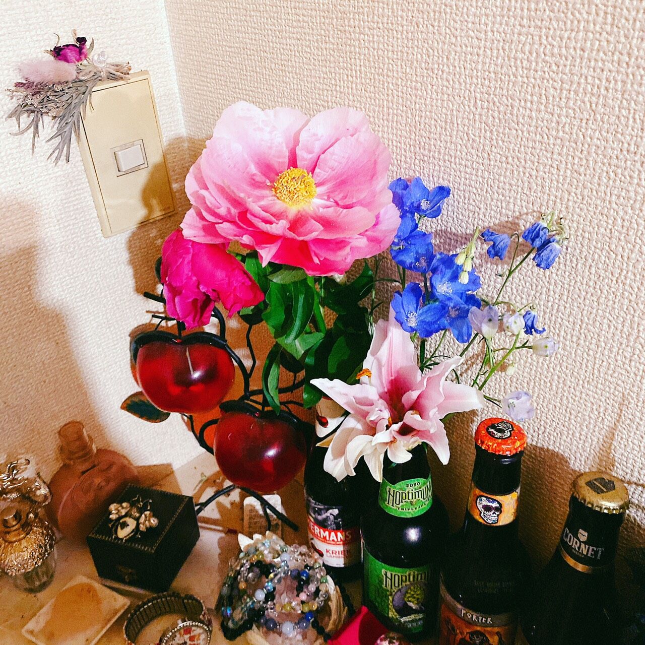 歩く姿は百合の花【コラージュアート】 歩く姿は百合の花コラージュアート