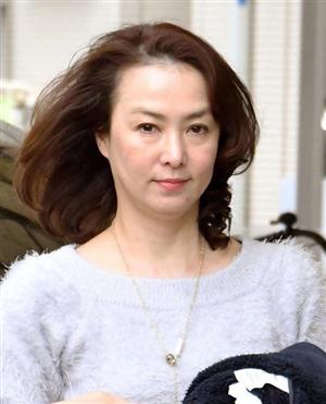 【貴乃花離婚】河野景子さんは泣きながら「協会に残るべきだった」←これｗｗｗ