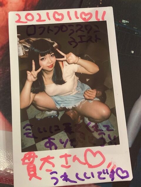 【画像】地下アイドルのク●ニチェキがこちらwwwwwwwwwwwwwwwwwwwwwwwwwww