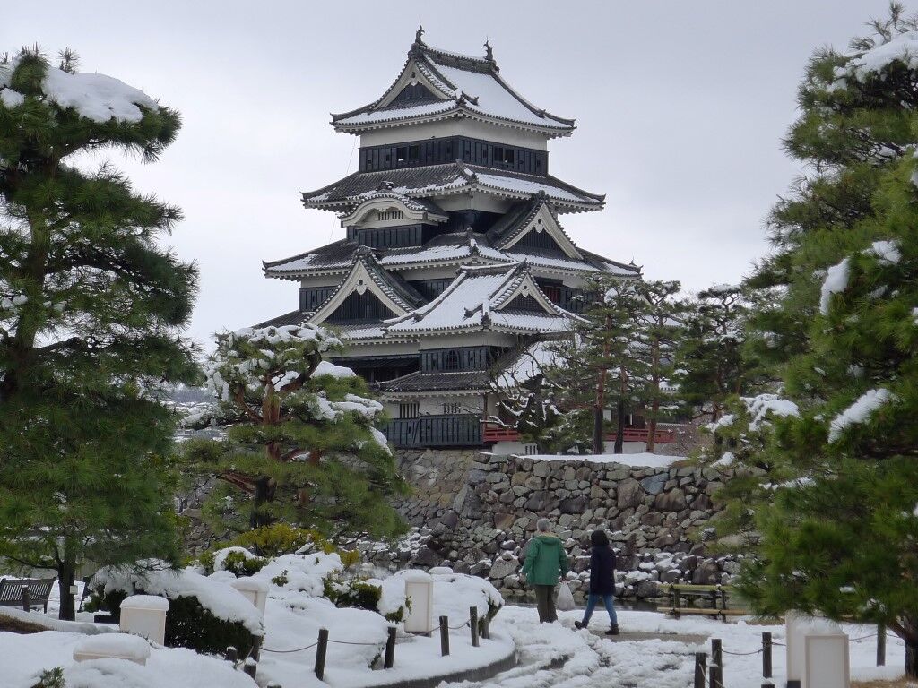 雪と松本城と桜 み 太郎の日記 雪と松本城と桜 み 太郎の日記