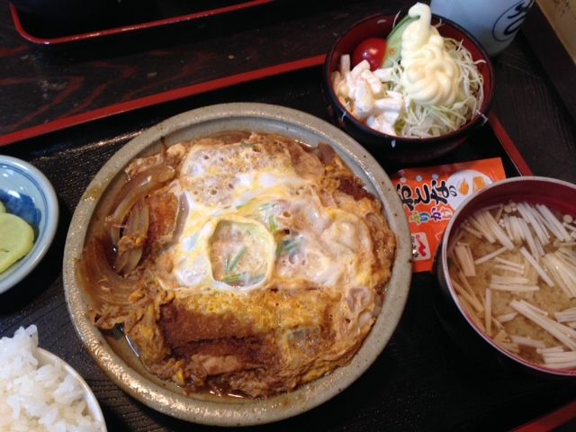 つゆだくのかつとじ定食と汁のないソースカツ丼 富山のミカエル日記 つゆだくのかつとじ定食と汁のないソースカツ丼 富山のミカエル日記