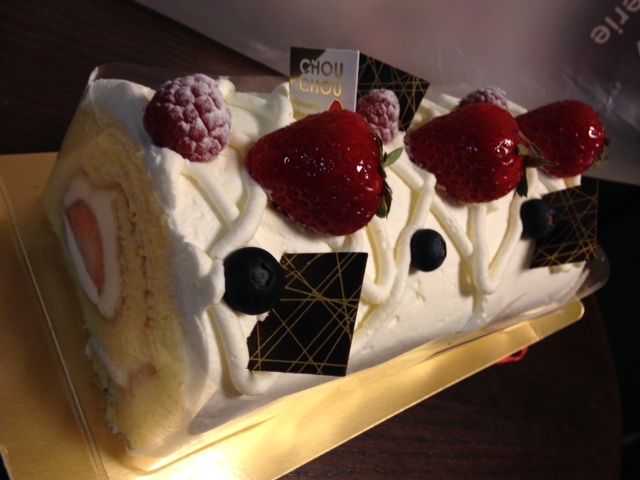 パティスリー シュシュのロールケーキとパフェ 富山のミカエル日記 パティスリー シュシュのロールケーキとパフェ 富山のミカエル日記