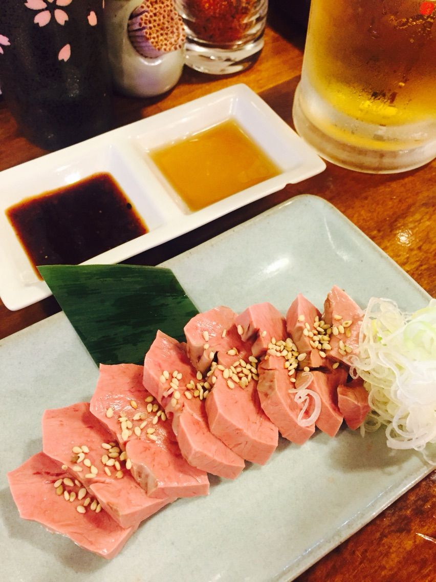 諸行無常 赤羽のんきのハツ刺しに変化 ビール注ぎたて名人